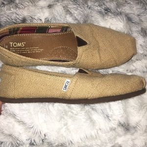 Toms